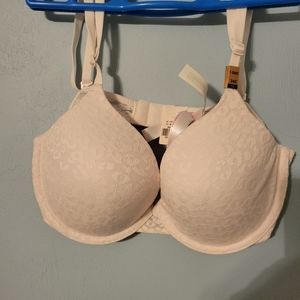 NWT Victoria's Secret lace bra